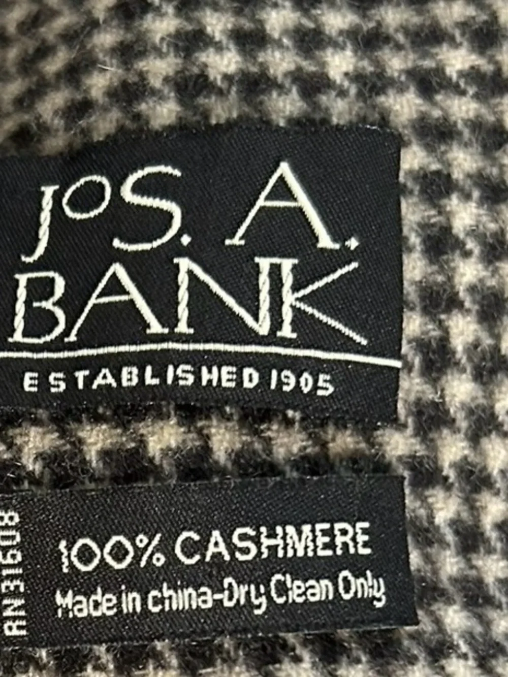 Jos A Bank 100% Cashmere Scarf Houndstooth Black Cream Fringe Classic Luxury